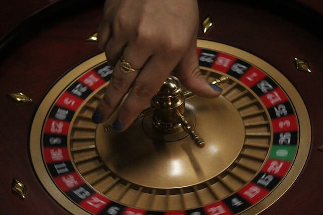 Behind the Scenes: A Comprehensive Guide on How Live Casinos Operate
